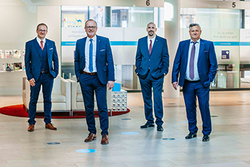Prok. Dominik Weirather, GF Thomas Gfrei, Prok. Sacha Schmidl, GF Markus Janschitz